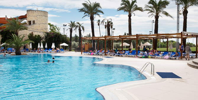 Pool, Blue Waters Club