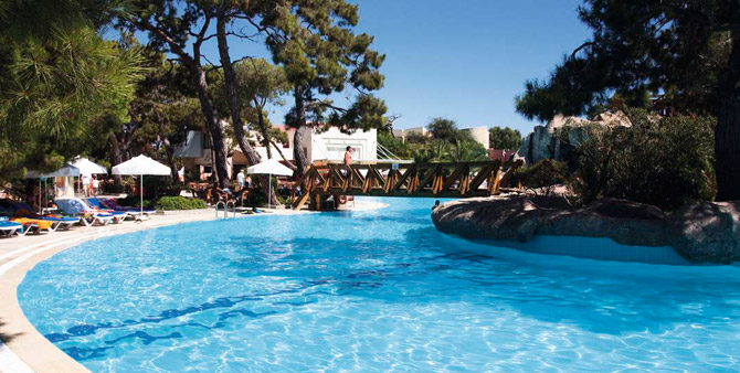Pool, Blue Waters Club