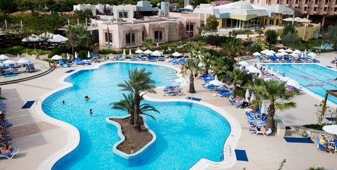 Pool, Blue Waters Club