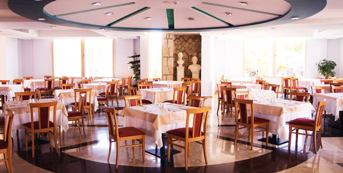 Restaurant, Blue Waters Club